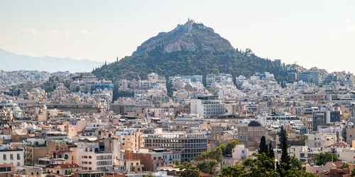 expats-choose-to-live-and-invest-in-greece-2025